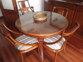 Mesa comedor extensible y seis sillas